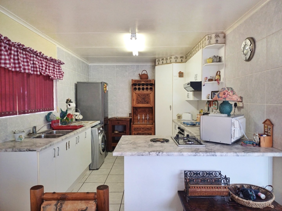 2 Bedroom Property for Sale in Fraaiuitsig Western Cape